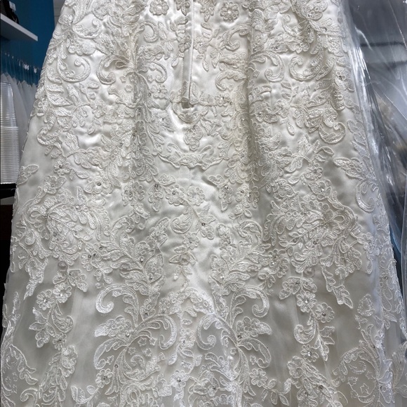 Stella York wedding dress - Picture 6 of 6